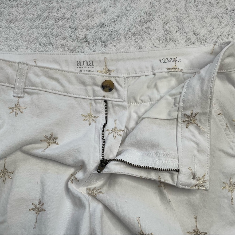 a.n.a White Shorts with‎ Gold Palm Trees Design ~ Sz 12 Twill~ Summertime - Picture 11 of 13
